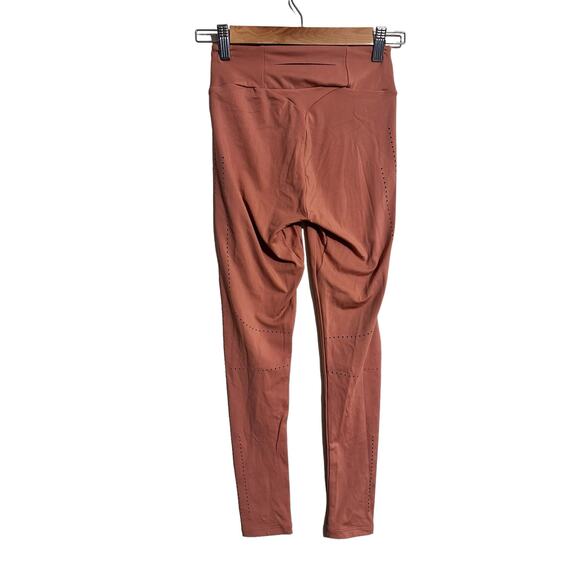 Gymshark Laser Cut Tight Deep Blush Size Small NWT - Picture 2 of 7